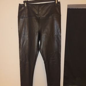 7 For All Mankind black faux leather fleece lined leggings size M